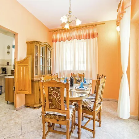 Quaint In With A Scenic View For Hikers