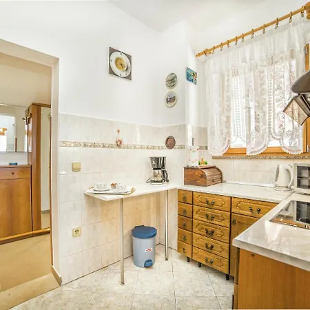Quaint In With A Scenic View For Hikers 빌라