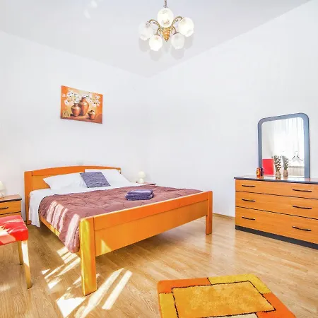 Quaint In With A Scenic View For Hikers 빌라 *