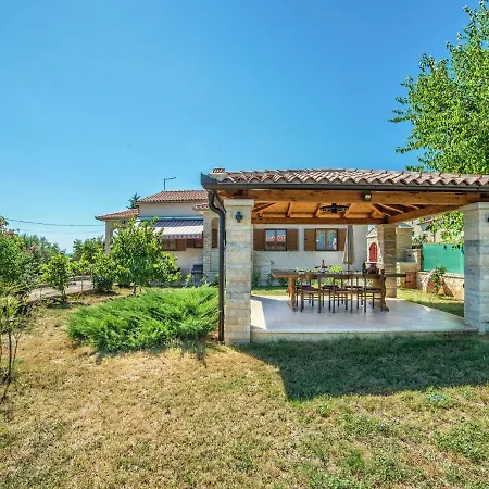 빌라 Quaint In With A Scenic View For Hikers *